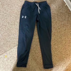 dark gray under armour joggers. size youth large